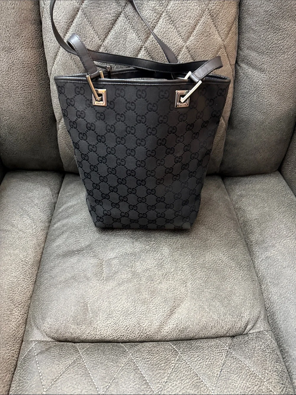 Gucci Black GG Supreme Shoulder Bucket Bag - Picture 1 of 8